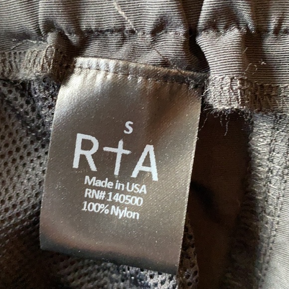 RtA Louie Short in Black - Picture 8 of 13